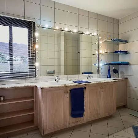 Paradise Beach Villa Giniginámar