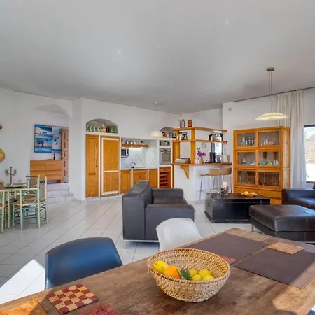 Villa Paradise *